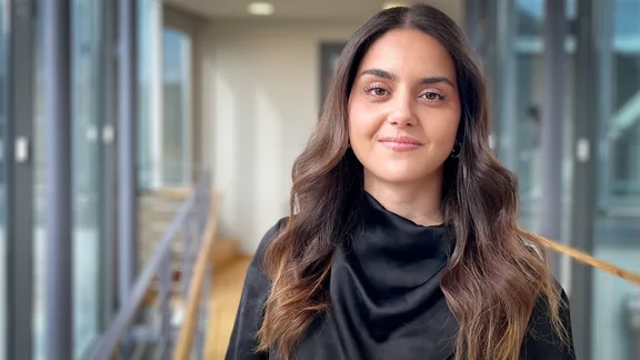 Porträtt av Kimya Alemansour